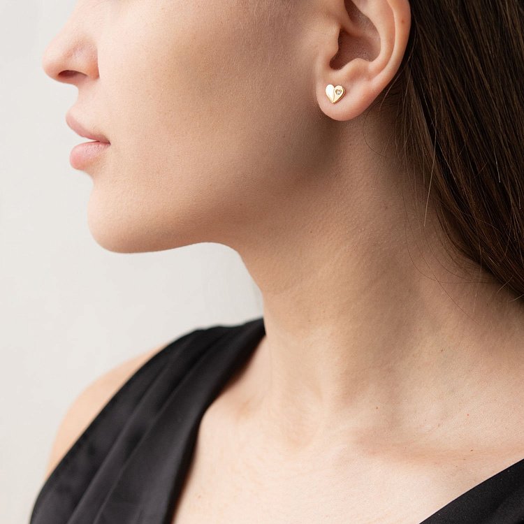 Сережки "Сердечки" в жовтому золоті з фіанітами с06804 від ювелірного магазину Онікс - 1