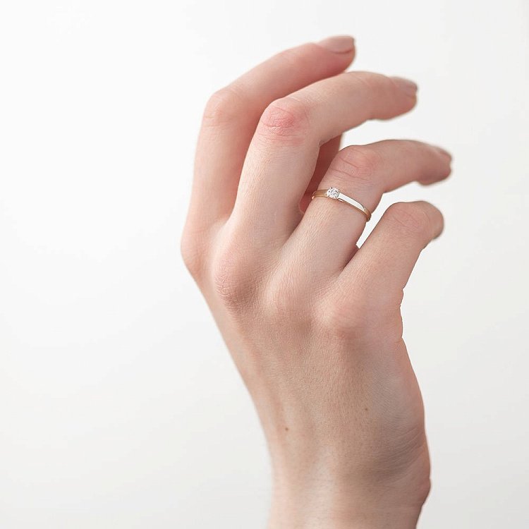 Золотое помолвочное кольцо с бриллиантом р0674ж - 2 Золотое помолвочное кольцо с бриллиантом р0674ж от ювелирного магазина Оникс - 2