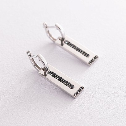 Серьги в белом золоте с черными фианитами с07165