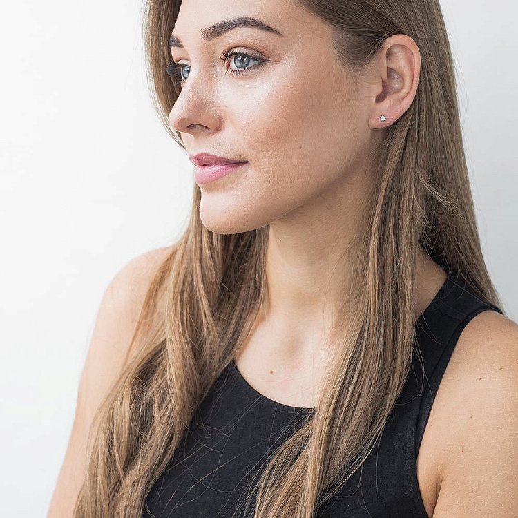 Золотые серьги-пусеты с бриллиантами сб0081ca от ювелирного магазина Оникс - 3