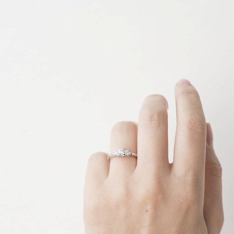 Золота каблучка (діаманти) R0900 від ювелірного магазину Онікс - 4