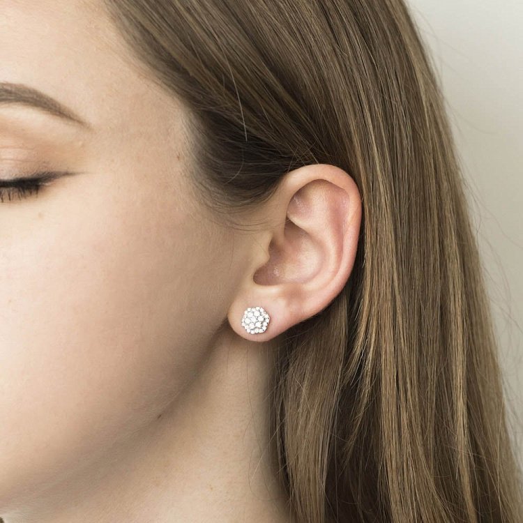 Срібні сережки-пусети "Квіточки" (фіаніти) 121669 від ювелірного магазину Онікс