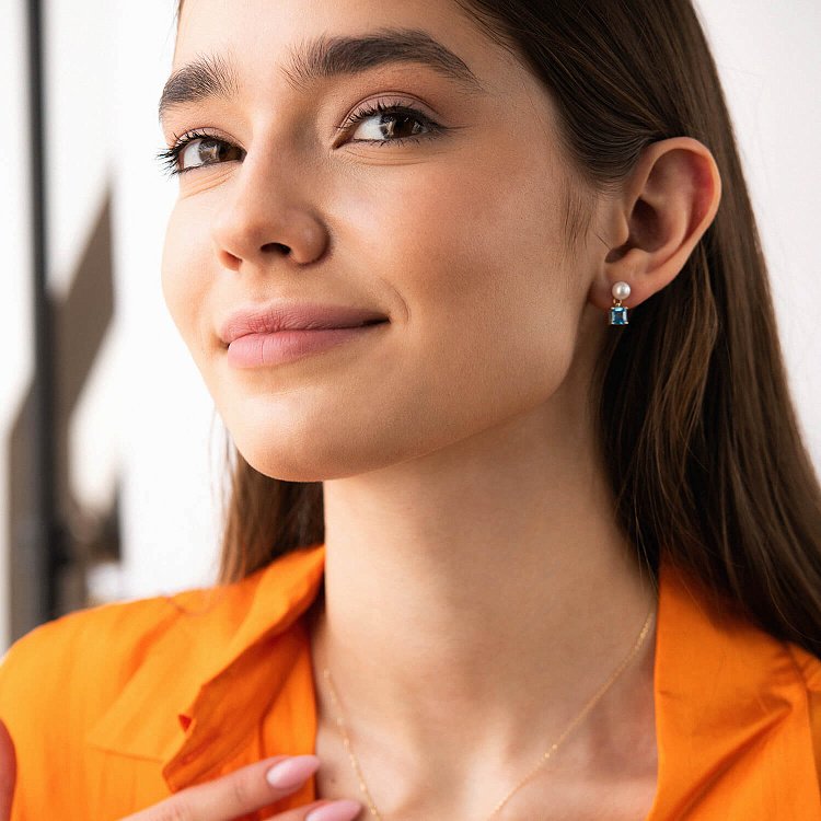 Золоті сережки - пусети "Альма" (блакитні фіаніти, перли) с08253 від ювелірного магазину Онікс - 3