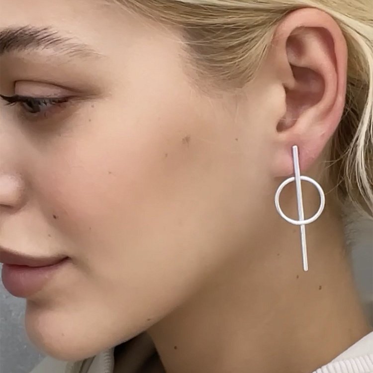 Срібні сережки - пусети "Баланс" 123038 від ювелірного магазину Онікс - 8