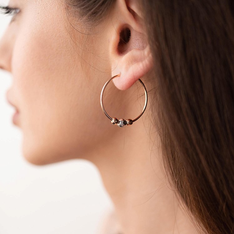 Золотые серьги - кольца с шариками с07785 от ювелирного магазина Оникс - 1