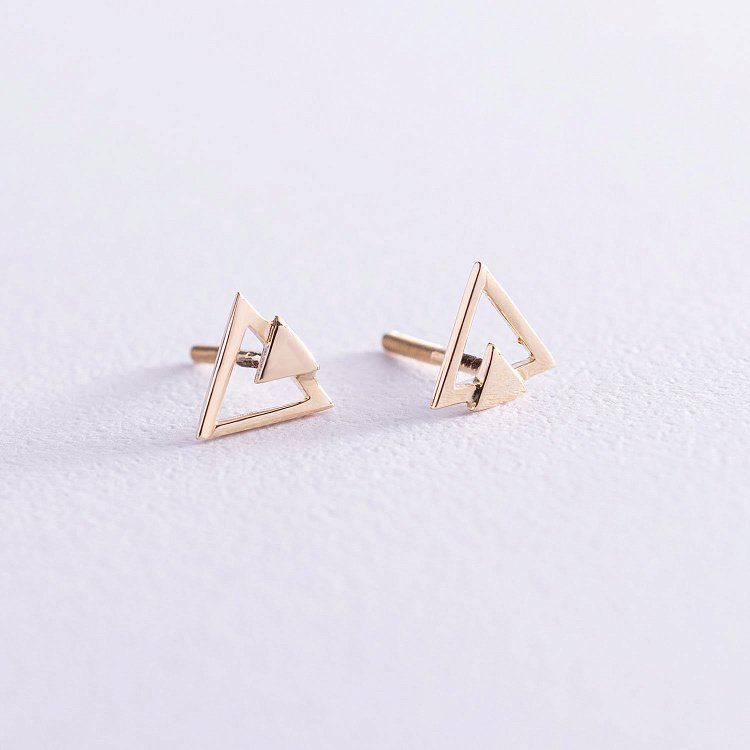 Серьги-пусеты "Треугольники" (желтое золото) с06997 от ювелирного магазина Оникс