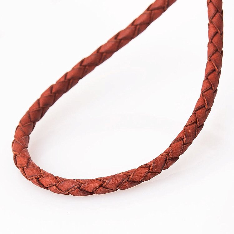 Кожаный коричневый шнурок с золотой гладкой застежкой (3мм) кол00940 от ювелирного магазина Оникс - 2