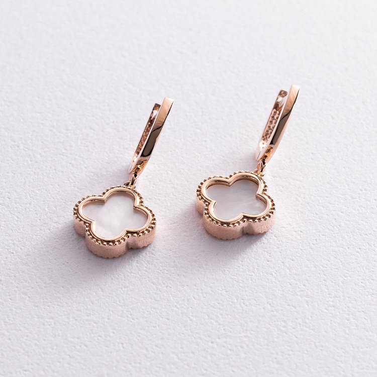 Серьги "Клевер" в красном золоте (перламутр) с07663 от ювелирного магазина Оникс - 2