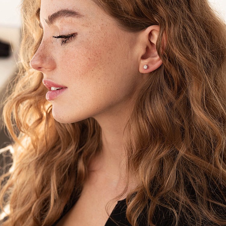 Золоті сережки - пусети з діамантами сб0392 від ювелірного магазину Онікс - 5