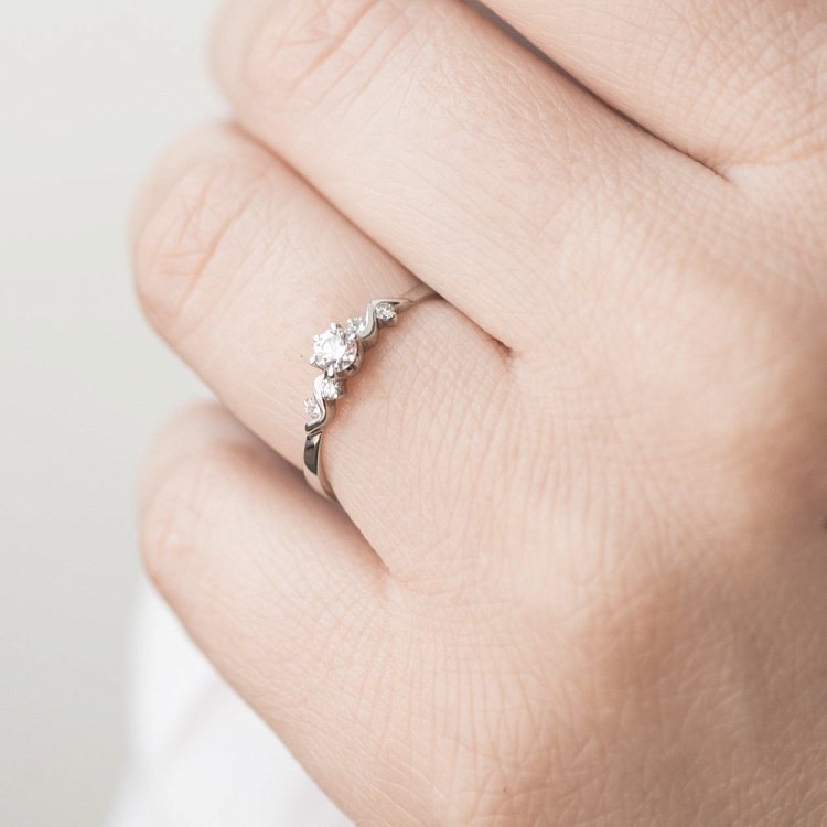 Золотое помолвочное кольцо (бриллианты) к1409 от ювелирного магазина Оникс - 4