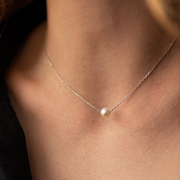 Серебряное колье "Жемчужина на цепочке" 181269 от ювелирного магазина Оникс