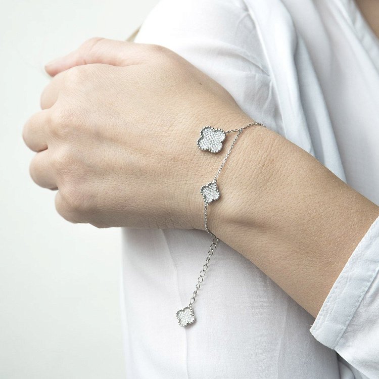 Срібний браслет "Конюшина" (фіаніти) 14981 від ювелірного магазину Онікс