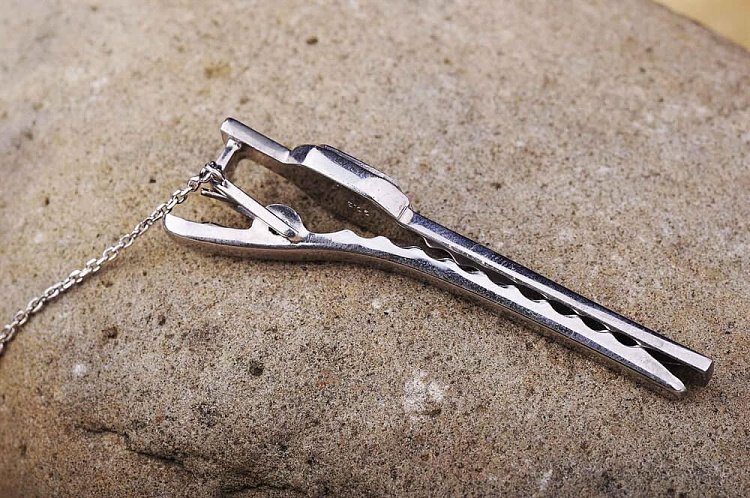 Зажим для галстука с эмалью 17013 от ювелирного магазина Оникс - 1