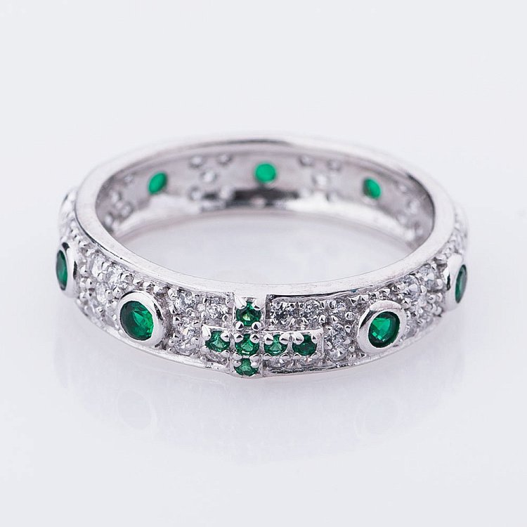 Срібний перстень із зеленими фіанітами 111928 від ювелірного магазину Онікс - 1