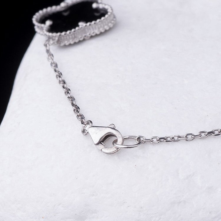 Срібний браслет "Конюшина" з оніксом і перламутром (родій) 14874 від ювелірного магазину Онікс - 3