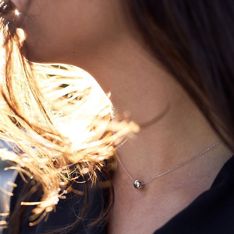 Серебряное колье "Шар" 18908 от ювелирного магазина Оникс - 9