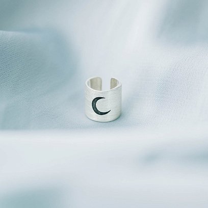 Срібна сережка-каффа "Місяць" (матова) 122703l №4