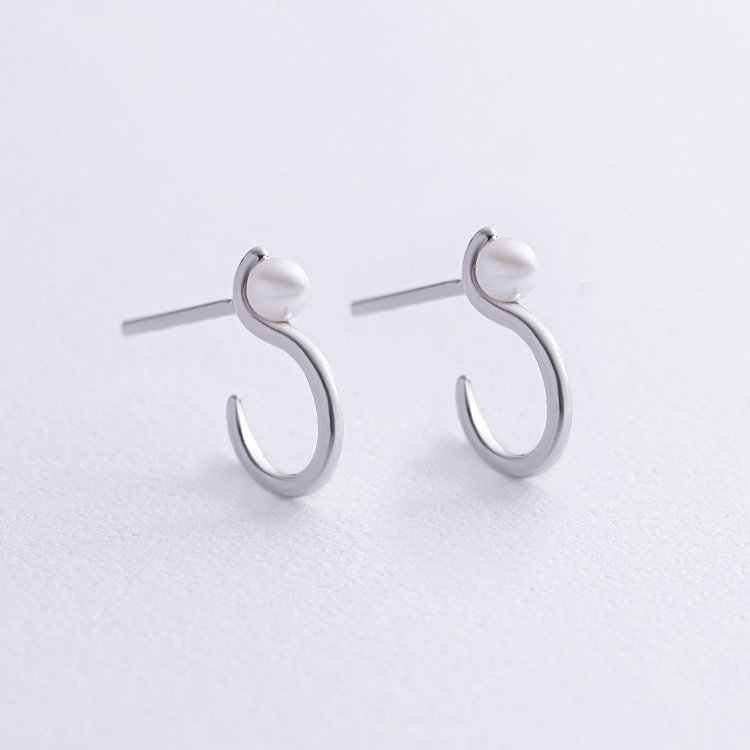 Срібні сережки - пусети "Міранда" з перлами 123201 від ювелірного магазину Онікс