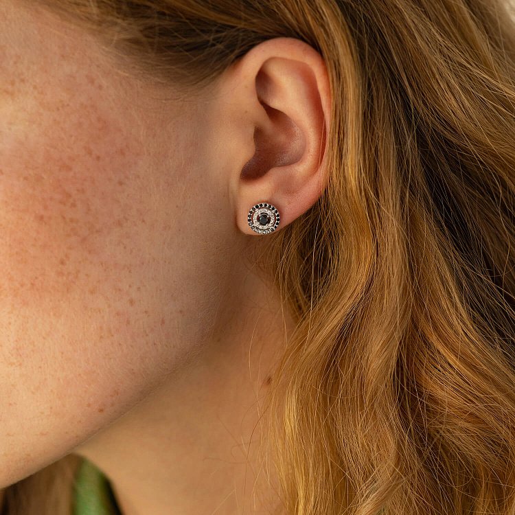 Сережки - пусети з діамантами (біле золото) 322231121 від ювелірного магазину Онікс - 1