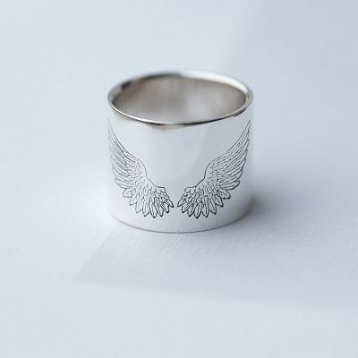 Серебряное кольцо с гравировкой 