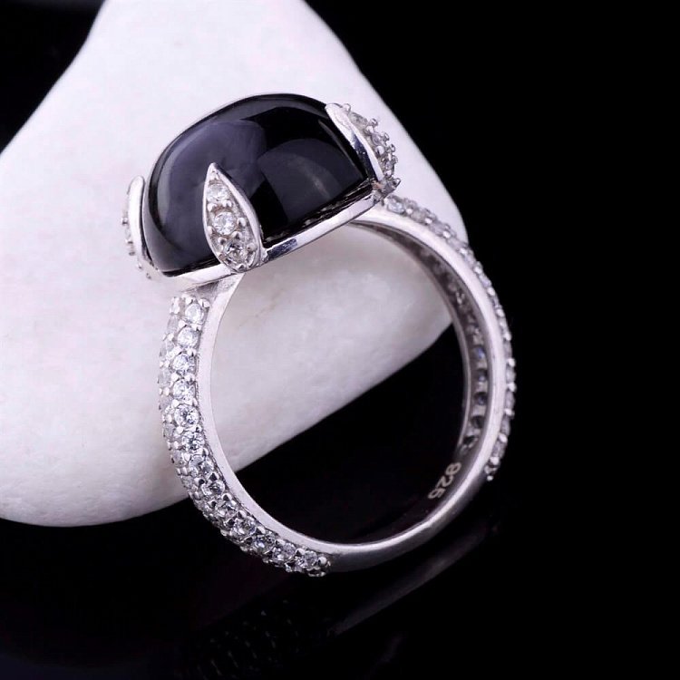 Жіноча каблучка з оніксом і фіанітами (родій) 111642 від ювелірного магазину Онікс - 5