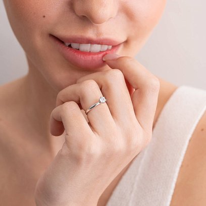 Заручальна золота каблучка з діамантом 24331121 №2