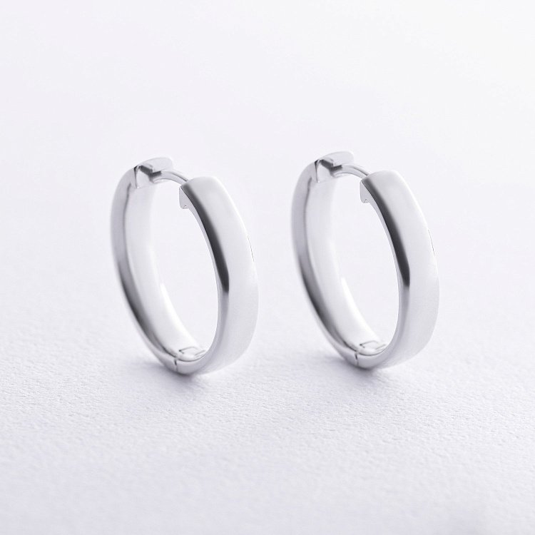 Серьги - кольца в белом золоте с08653 от ювелирного магазина Оникс