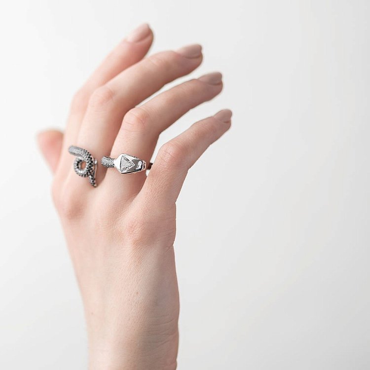 Золота каблучка "Змія" з діамантом р0464б від ювелірного магазину Онікс - 3