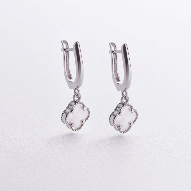 Серебряные серьги "Клевер" с перламутром 123246 от ювелирного магазина Оникс