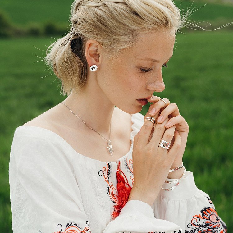 Каблучка "Моя Україна" в білому золоті к07040 від ювелірного магазину Онікс - 4