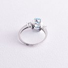 Золотое кольцо с голубым топазом и фианитами к04641 от ювелирного магазина Оникс - 3