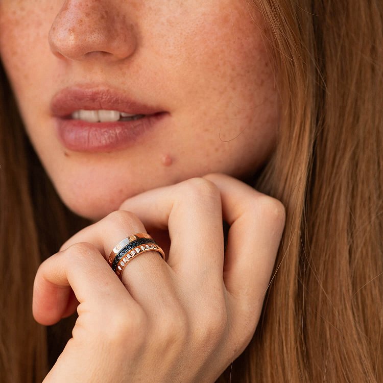 Золота каблучка з чорними фіанітами к06670 від ювелірного магазину Онікс - 3