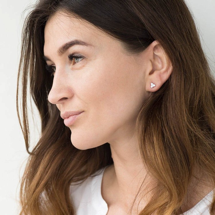 Золотые серьги-пусеты "Треугольники" с бриллиантами сб0127sl от ювелирного магазина Оникс - 1