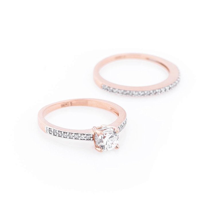 Золотое двойное кольцо с фианитами к01691 от ювелирного магазина Оникс - 1