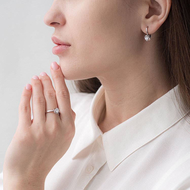 Золотое кольцо "Цветок" с бриллиантами EDY002 от ювелирного магазина Оникс - 1