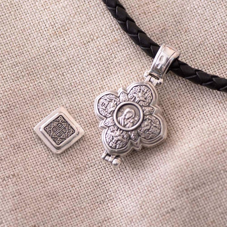 Срібний мощевик "Господь Вседержитель. Казанська ікона Божої Матері" з чорнінням 132475 від ювелірного магазину Онікс - 10