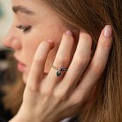 Серебряное кольцо "Сердечко" с синими и желтыми камнями 069890 от ювелирного магазина Оникс - 3