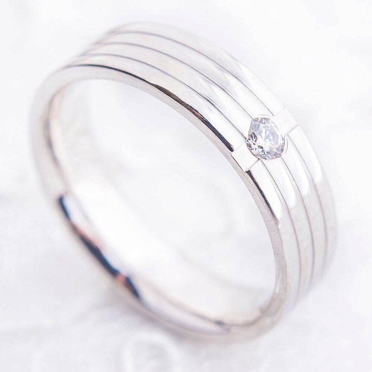 Обручальное кольцо обр000893 от ювелирного магазина Оникс