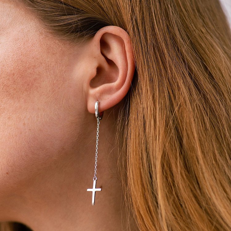 Срібні сережки "Хрестики" на ланцюжку 122816 від ювелірного магазину Онікс