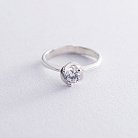 Серебряное кольцо с фианитом 111063 от ювелирного магазина Оникс