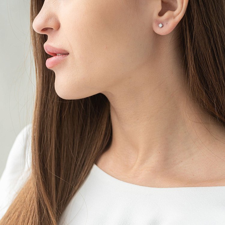 Золоті сережки-пусети (діамант) сб0211м від ювелірного магазину Онікс - 1