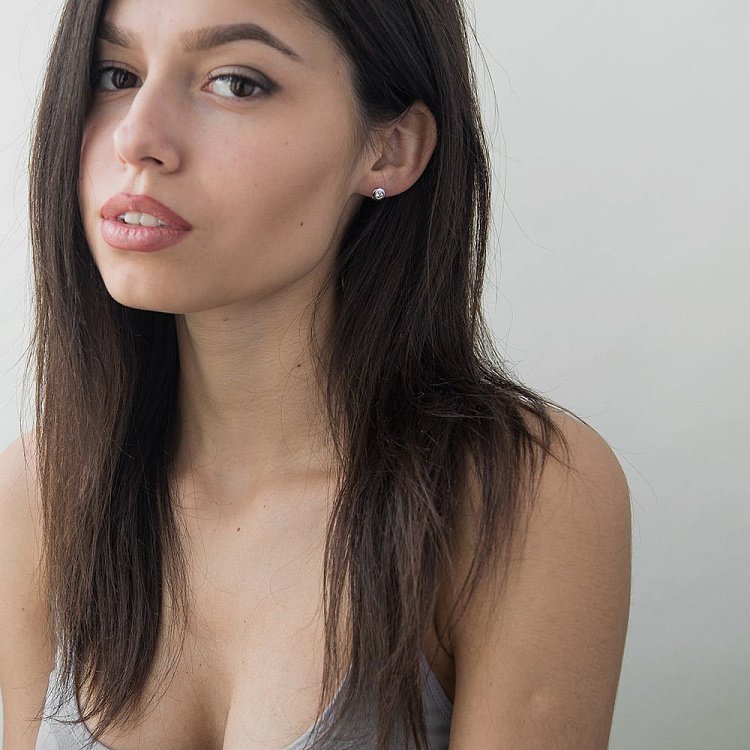 Золотые серьги-пусеты с бриллиантами е0688б от ювелирного магазина Оникс - 3