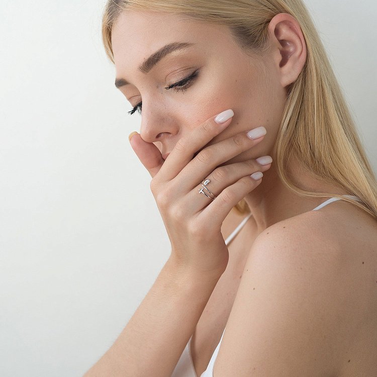 Золотое кольцо с крестиком и сердечком к05096 от ювелирного магазина Оникс - 3