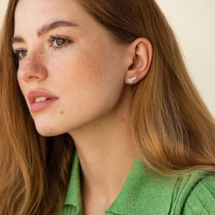 Золотые серьги - пусеты с бриллиантами сб0501nl от ювелирного магазина Оникс - 1