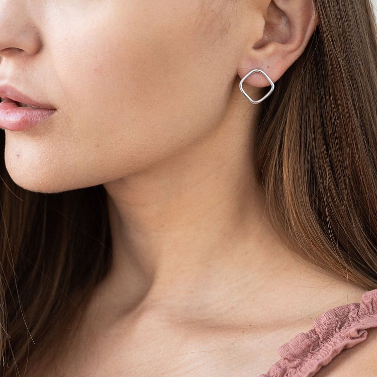 Серебряные серьги - пусеты "Особенные" 122570 от ювелирного магазина Оникс