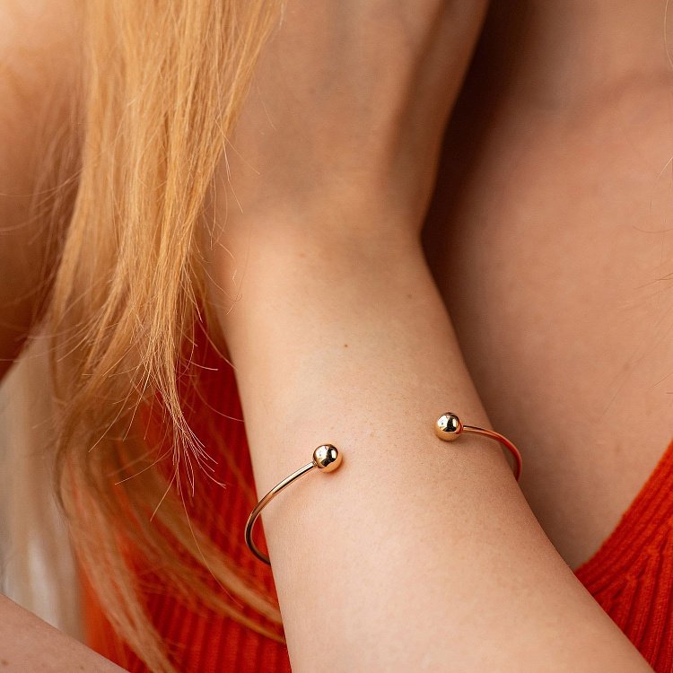 Жесткий браслет "Шарики" (желтое золото) б05475 от ювелирного магазина Оникс - 5