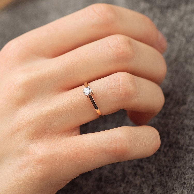 Золота заручальна каблучка з сердечком (фіаніт) к07988 від ювелірного магазину Онікс - 1