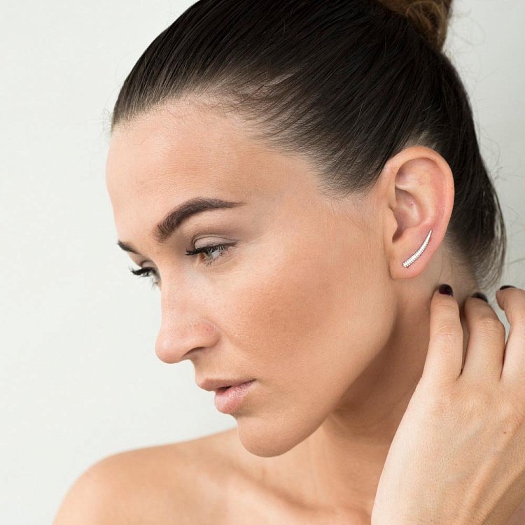 Срібні сережки з фіанітами 122189 від ювелірного магазину Онікс