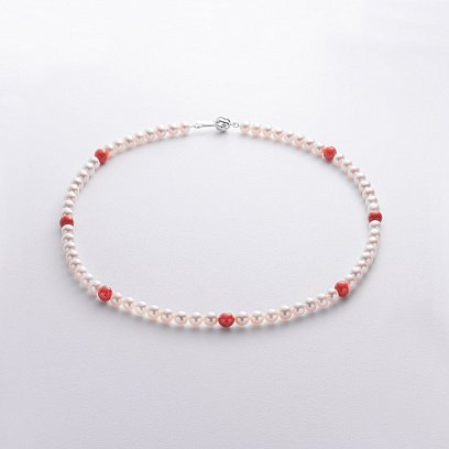 Бусы из жемчуга и коралла (золотая застежка) бус015ж