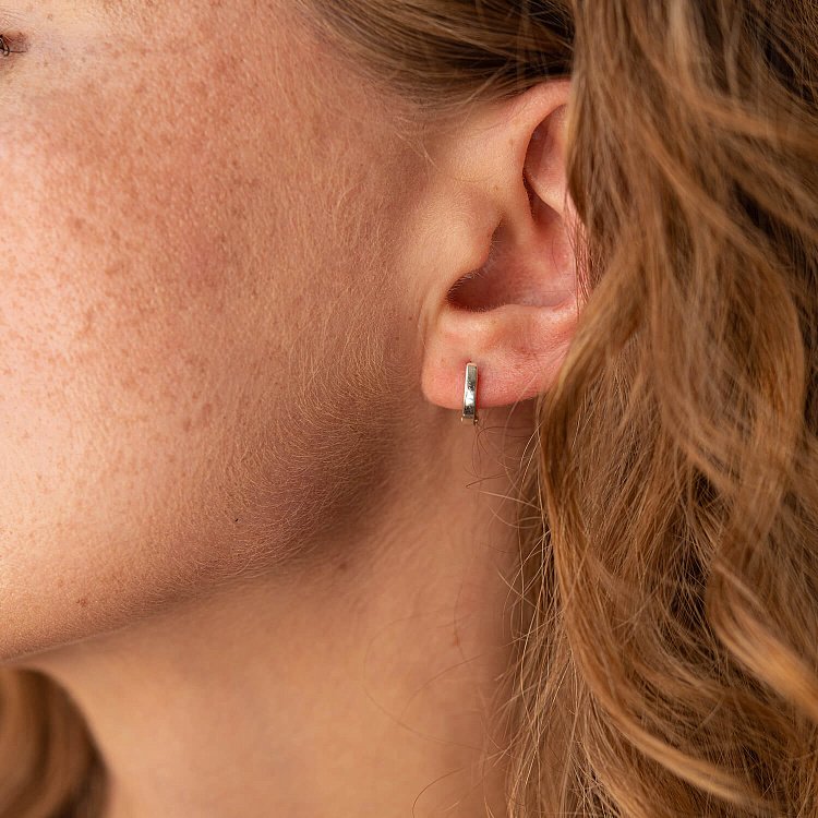 Сережки-кільця в сріблі 122630 від ювелірного магазину Онікс - 1